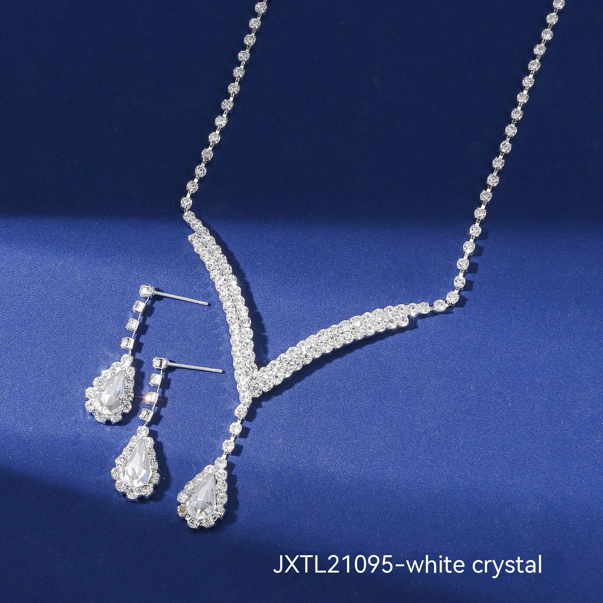 Exquisite Claw Chain Rhinestone Necklace And Earrings Suite